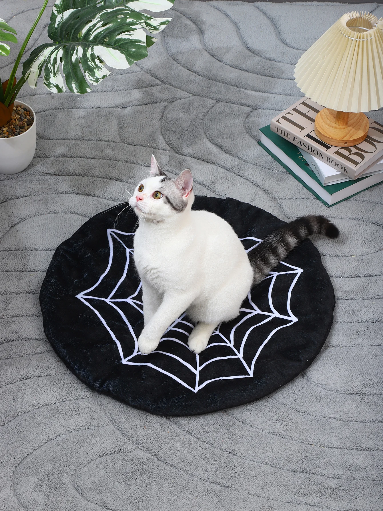 Description Picture 5 of itemSoft Cat Bed Mat with Personalized Patterns Dog Crate Pad Anti-Slip Bottom Machine Washable Kennel Pad Cat Mat Bed(Circular)
