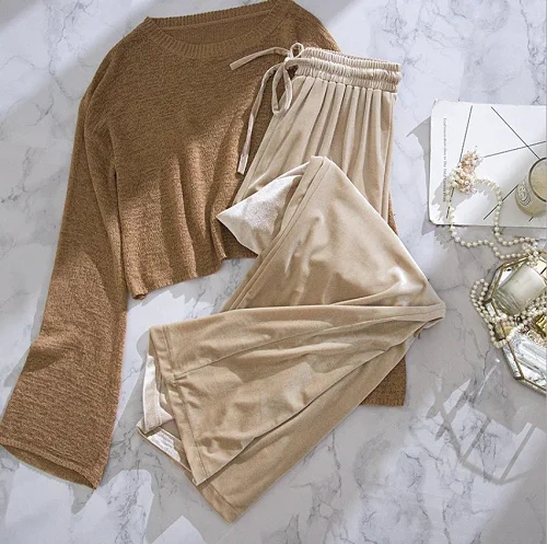 Description Picture 4 of itemVintage Velvet Long Pants Women Korean Streetwear Sexy High Waist Trousers Lady Casual Velour Bell Bottom no clothes