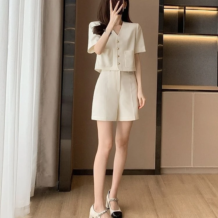 Description Picture 4 of item2023 Women's Summer Suit Short Sets Korean Chic and Elegant V-Neck Beige Top Fashion Wide Leg Shorts 2 Piece Set Women Outfits