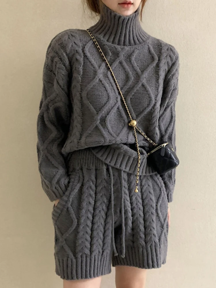 Description Picture 3 of item[EWQ] Women Turtleneck Solid Plaid Sweater+Waist Elastic Twists Knit Shorts 2023 Autumn Winter New Casual 2 Piece Set 16U3937