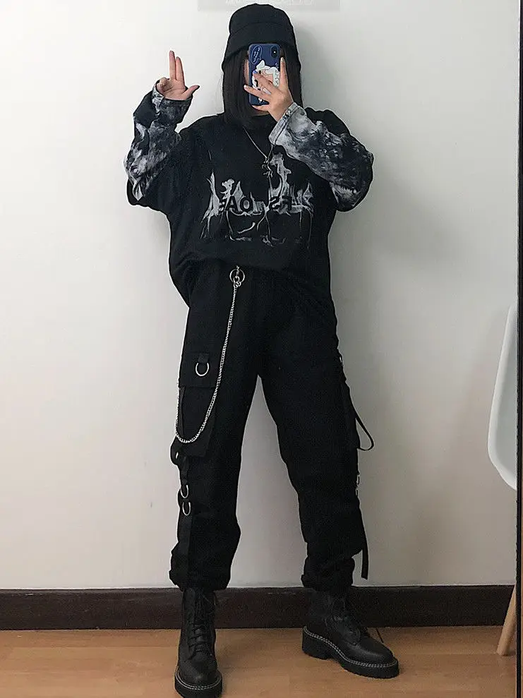 Description Picture 3 of itemStreetwear Spring Summer Cargo Pants Women Harajuku Black Elastic Waist Ankle Length Casual Women's Pants WIth Chain