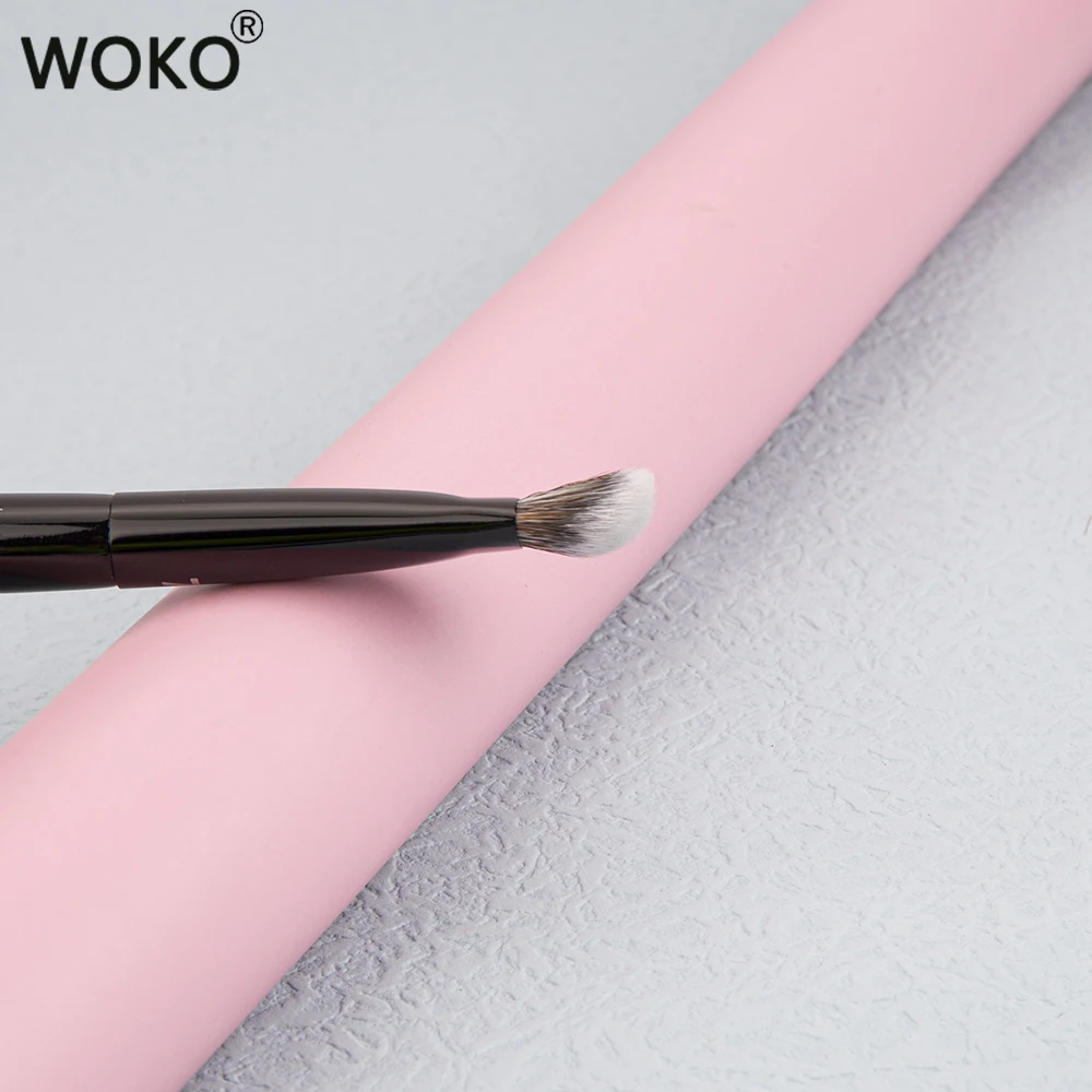 Description Picture 4 of itemPRO 71 Concealer Brush Buildable Coverage Concealer Blending Makeup Brush Professional Concealer Liquid Cream Sticks Makeup Tool