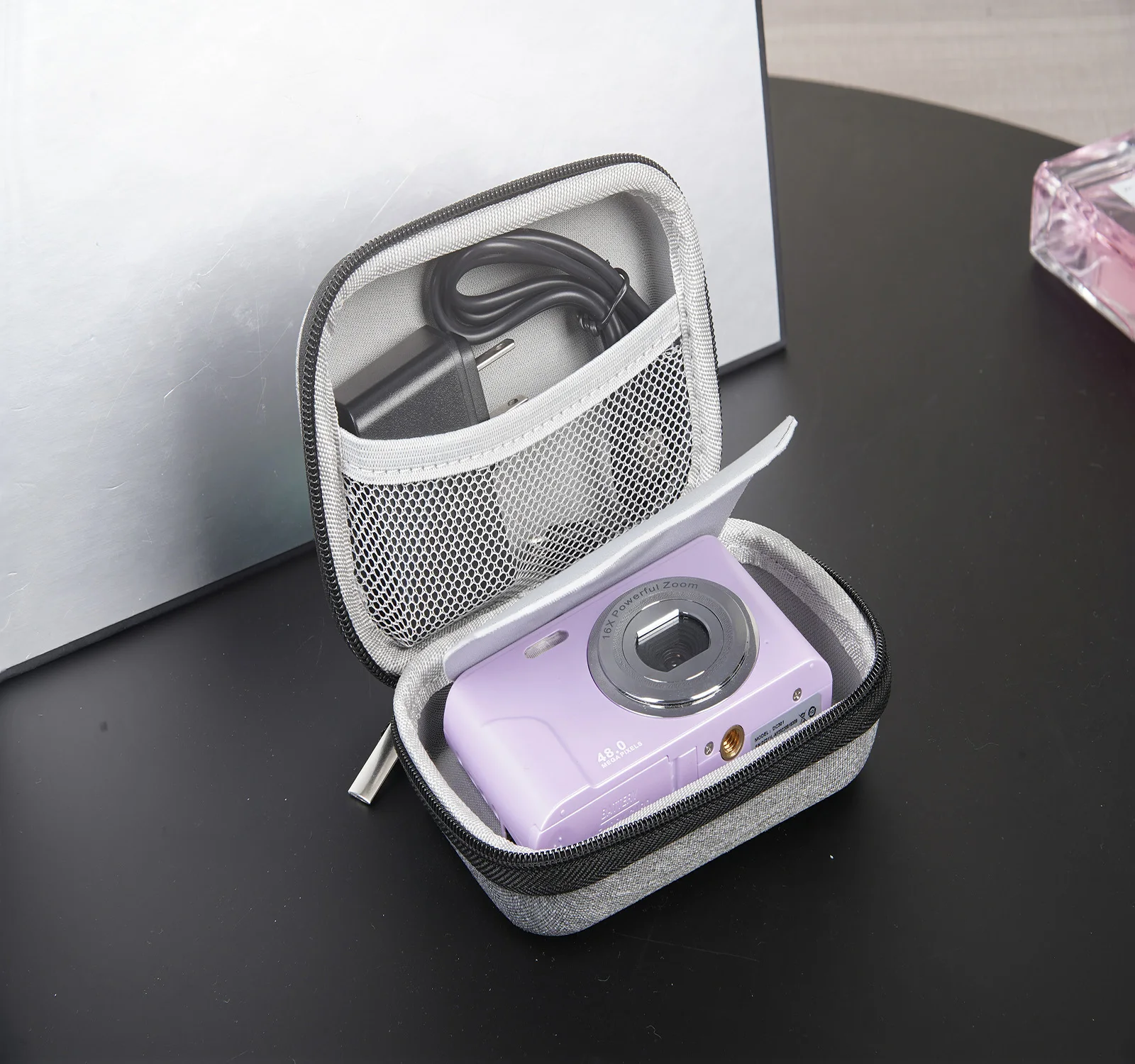 Description Picture 2 of item2.4 inches HD 1080P Digital Children Camera Rechargeable Cameras with 16x Zoom Compact Camera 44MP Cameras for Boy Girls Gift