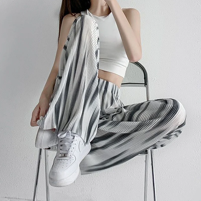 GrayWhite