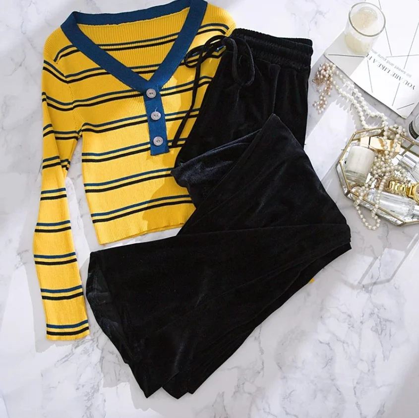 Description Picture 6 of itemVintage Velvet Long Pants Women Korean Streetwear Sexy High Waist Trousers Lady Casual Velour Bell Bottom no clothes