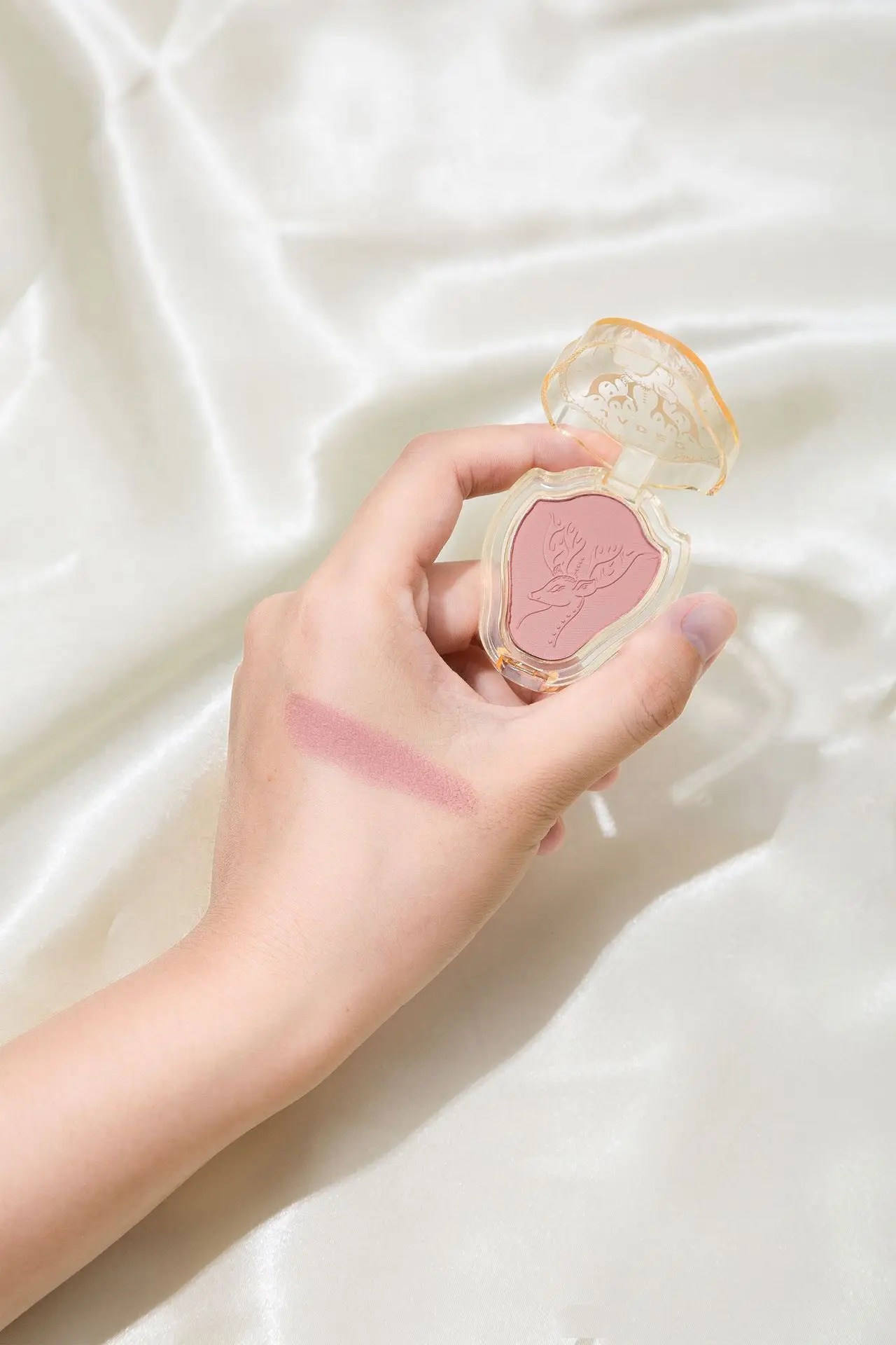 Description Picture 6 of itemMonochrome Blush Deer Pattern Peach Face Mineral Pigment Cheek Blusher Powder Makeup Professional Contour Shadow Pink Blusher