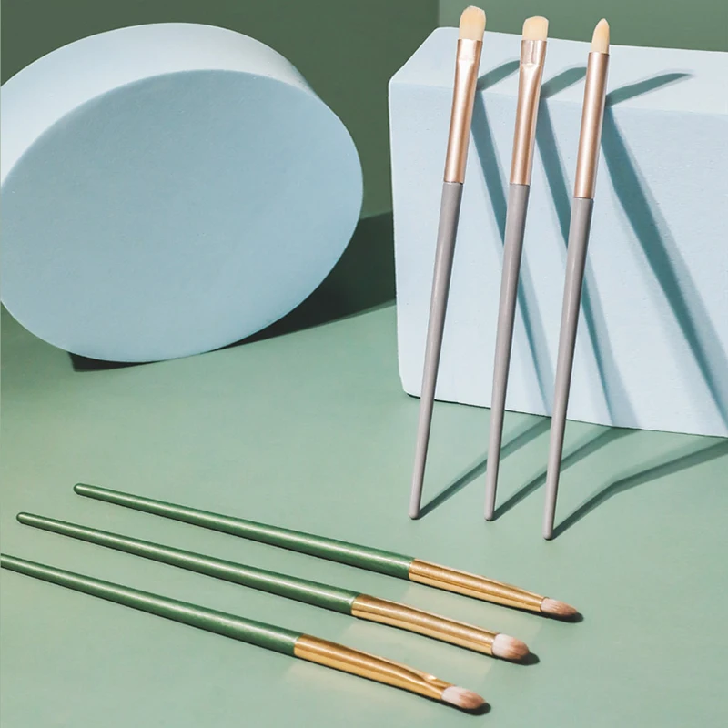 Description Picture 5 of item3pcs Makeup Brush Set Eyeshadow Brush Soft Mini Size Blusher Concealer Brushes Portable Cosmetic Applicators Foundation Brush