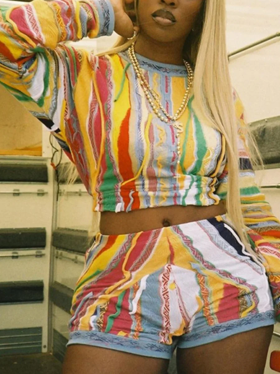 Description Picture 5 of itemLW All Over Print Shorts Set Women's Multicolor 2 Piece Outfits Long Sleeve Bare Waist T-shirt&Slim Fit Shorts Trendy Sets