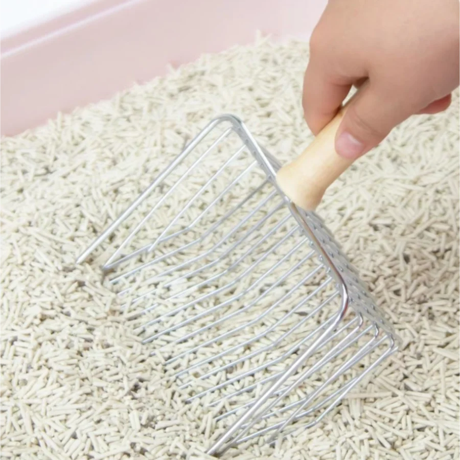 Description Picture 6 of itemQuality Stainless Steel Wooden Handle Not Easy To Rust Durable Washable Cat Excrement Poop Shovel