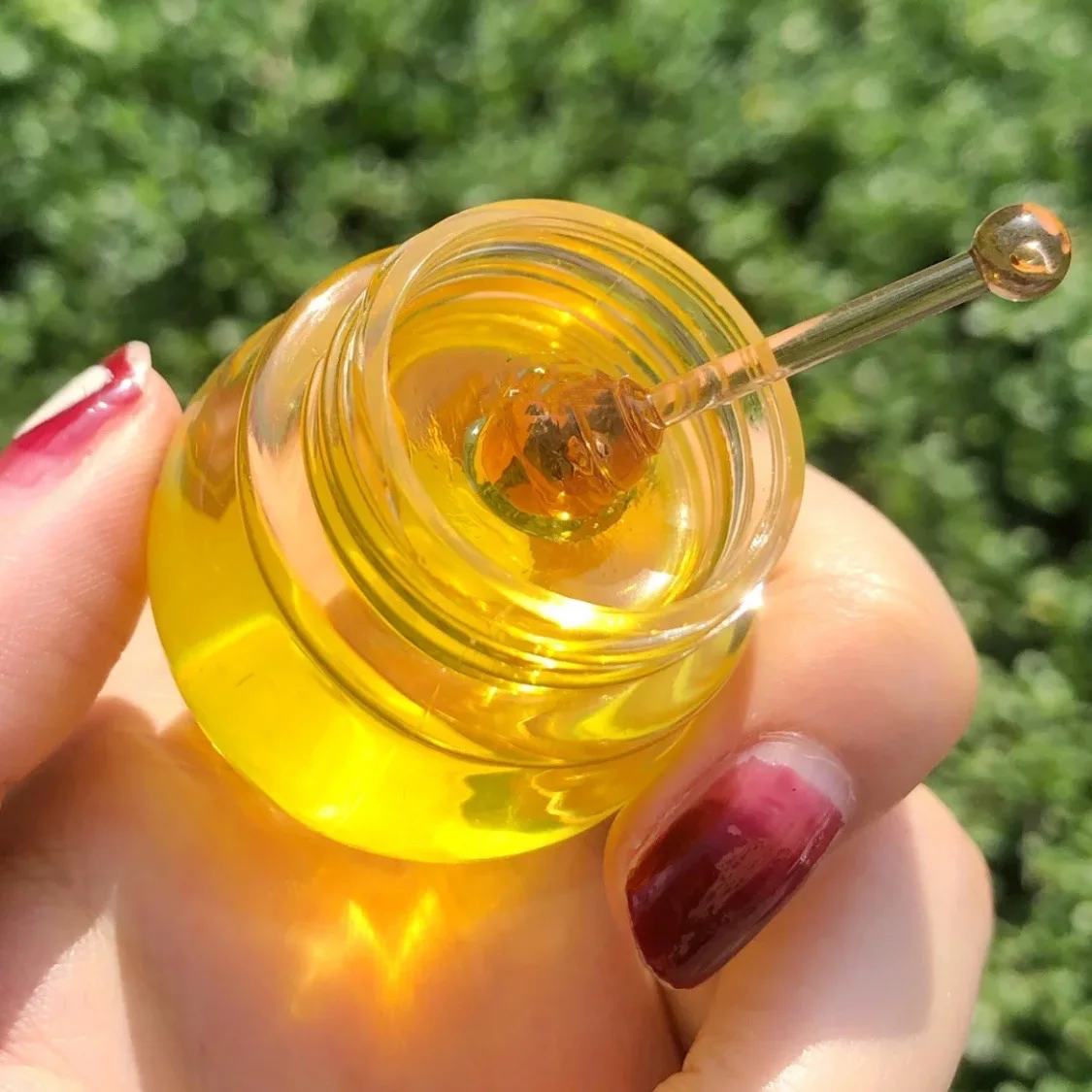 Description Picture 5 of itemHoney Moisturizing Lip Oil Nourishing Anti-wrinkle Lip Care Oil Anti-cracking Unisex Lip Gloss Honey Smooth Lip Care Makeup