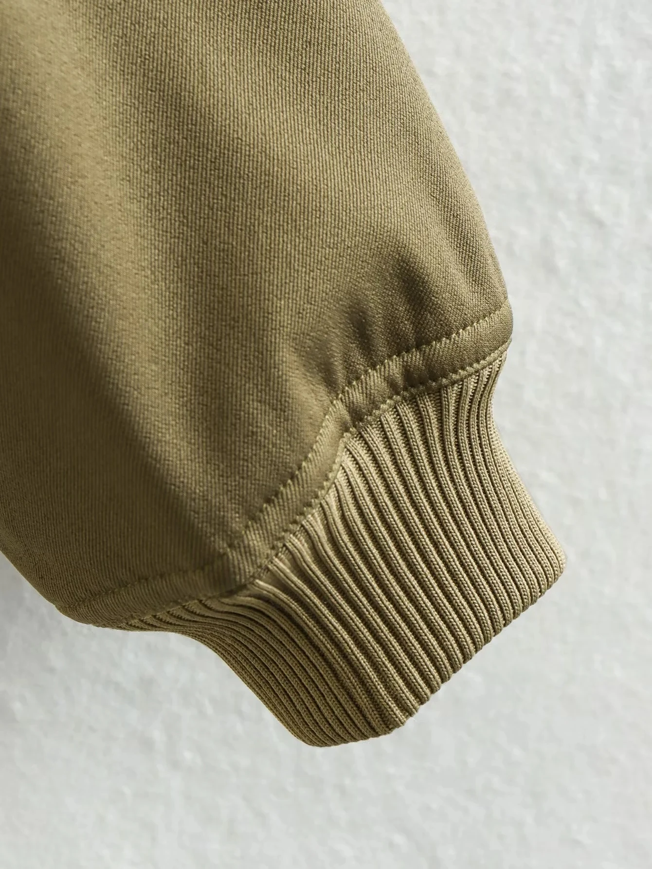 Description Picture 6 of itemTRAFZA 2023 Women Solid Vintage Crop Slim Jacket With Pockets O Neck Long Sleeve Button Coats Lady Streetwear Chic Tops Woman