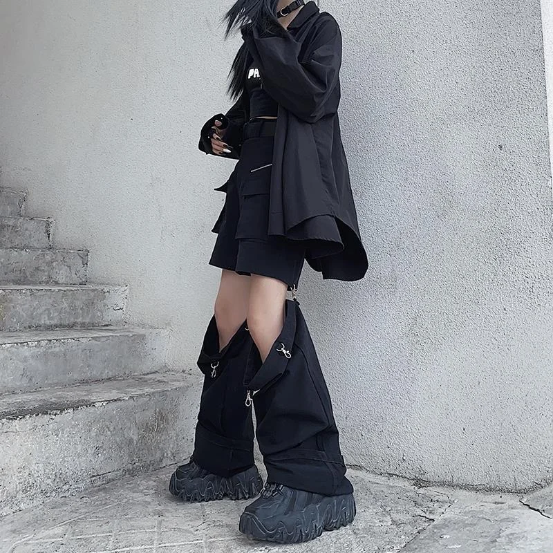 Description Picture 5 of itemGothic Black Cargo Pants Women Punk Oversize Hollow Out Wide Leg Pocket Trousers Fashion Streetwear Female Goth Hip Hop