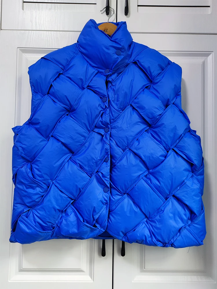 Description Picture 5 of item2023 Top Quality Winter Women High Street Knitted 90% White Duck Down Sleeveless Vest Female Loose Warm Puffer Jacket