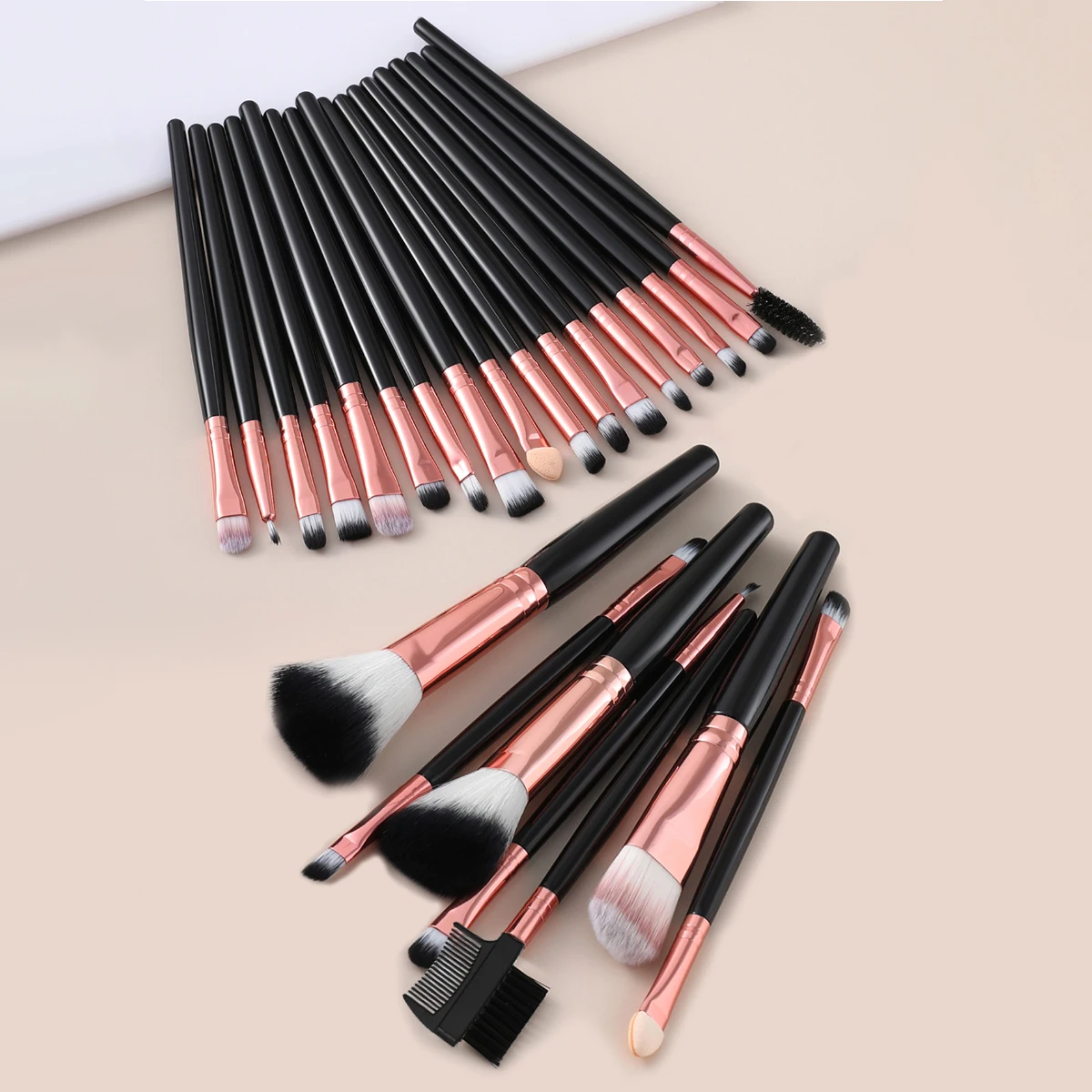 Description Picture 4 of item24 sets of makeup brushes, soft facial makeup brushes, suitable for foundation, loose powder blush, eye shadow, concealer and ot