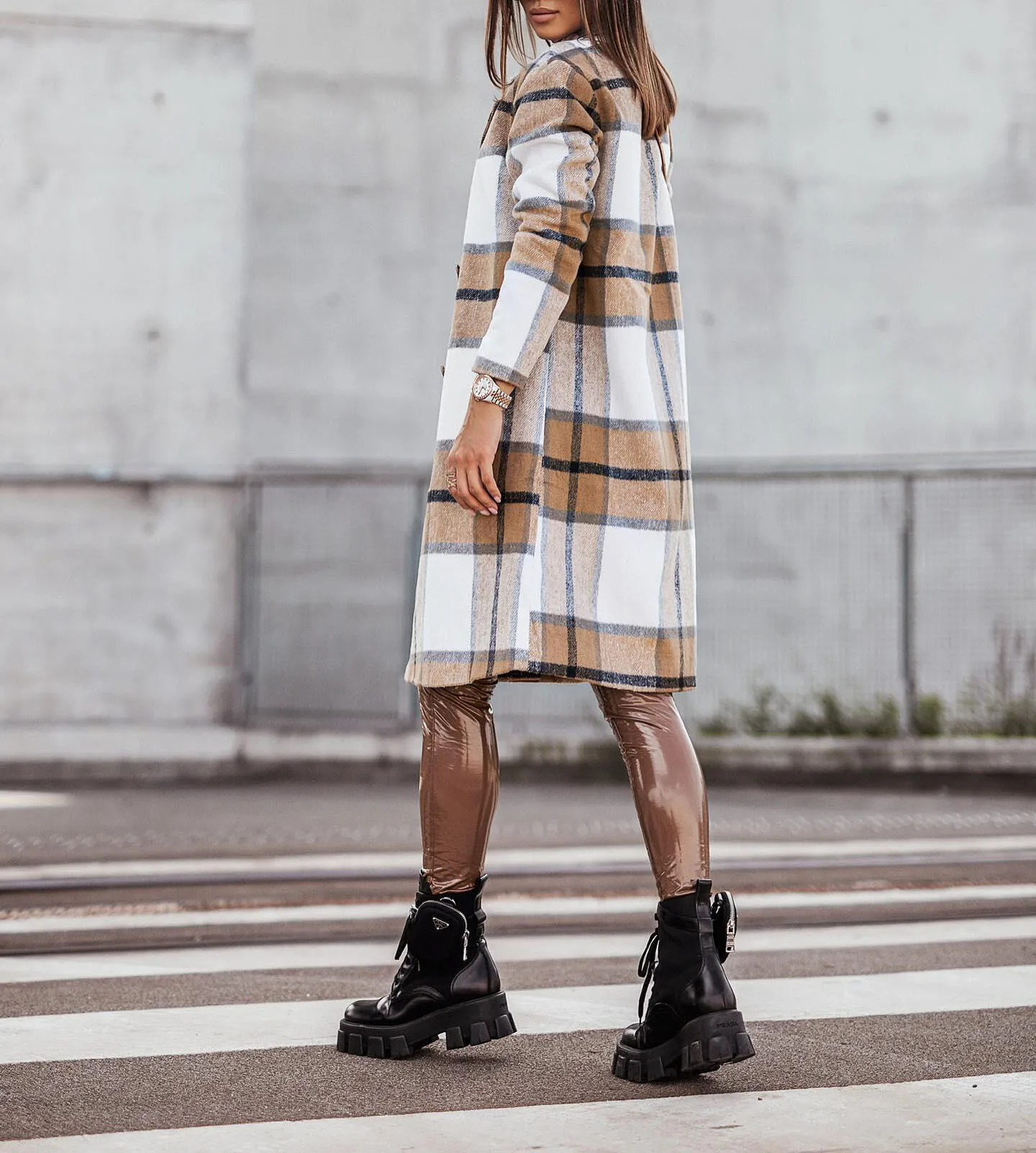 Description Picture 5 of itemCasual Woolen Coat for Women Long Sleeve Streetwear Korean Fashion Jackets Plaid Button Lapel 2023 New Autumn Winter Coats