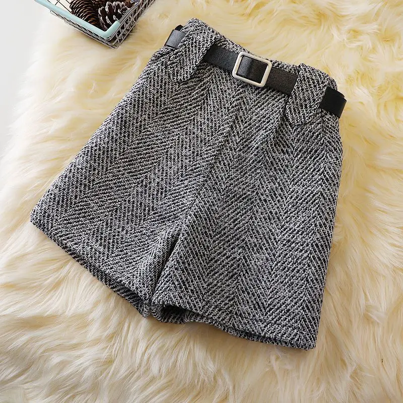 Description Picture 5 of itemKorean Style High Waist Slim Wide Leg Belt Shorts Woman Fashion Autumn Winter New A- line Casual Woolen Shorts Femme