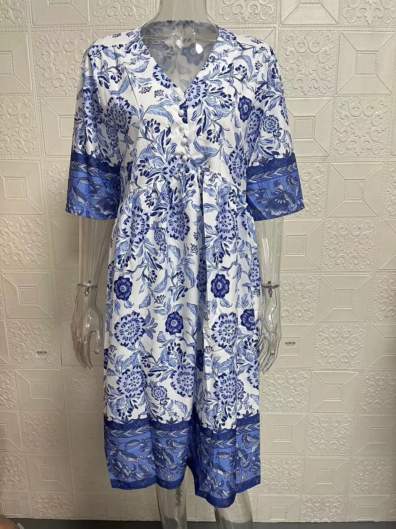 Slide image e3b8ae768e3945a0a861b05df06d7762