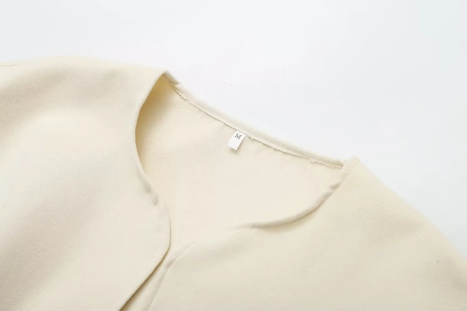 Description Picture 4 of itemTRAFZA Women Elegant Scarf Collar Coat With Pockets Solid Single Breasted Long Sleeve Jacket 2023 Winter Thick Warm Outerwear