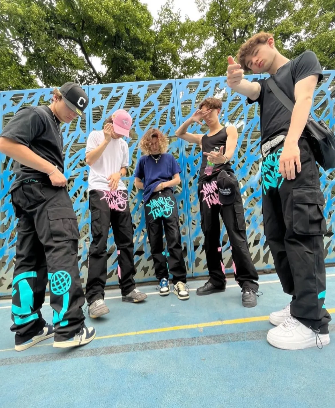 Description Picture 2 of itemDEEPTOWN Vintage Cargo Pants Women Y2K Streetwear Harajuku Fashion Trousers Male Baggy Sweatpants Printed Hip Hop Pocket Korean