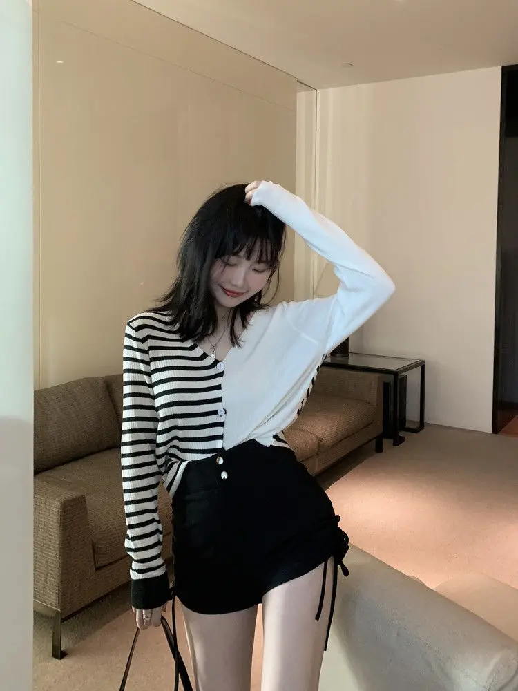 Description Picture 6 of itemSexy Club Shirring High Waist Slim Shorts Woman 2023 Summer New Korean Fashion Street All-match Folds Zipper Button Casual Short