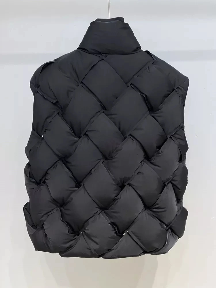 Description Picture 3 of item2023 Top Quality Winter Women High Street Knitted 90% White Duck Down Sleeveless Vest Female Loose Warm Puffer Jacket
