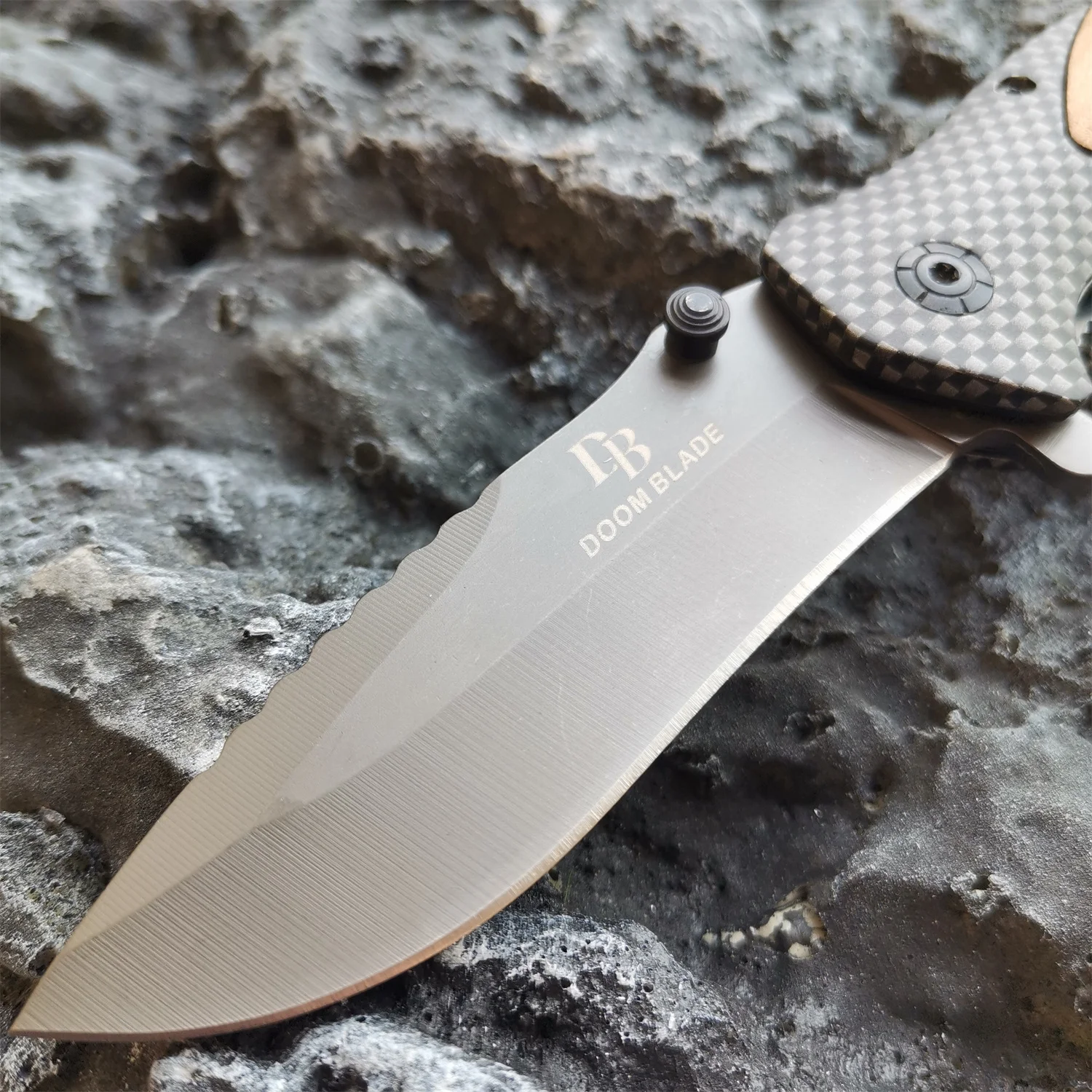 Description Picture 5 of itemWood Handle Ball Bearing Flippers Folding Knife Outdoor Camping Hunting Pocket Tool Fruit Knife
