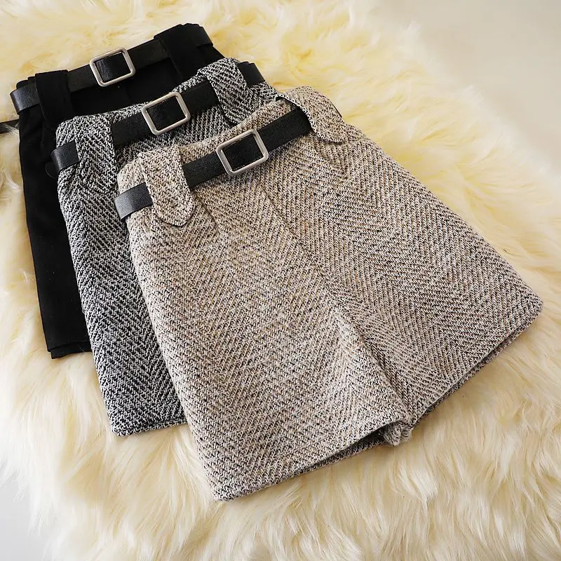 Description Picture 3 of itemKorean Style High Waist Slim Wide Leg Belt Shorts Woman Fashion Autumn Winter New A- line Casual Woolen Shorts Femme