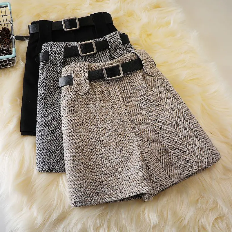 Description Picture 2 of itemKorean Style High Waist Slim Wide Leg Belt Shorts Woman Fashion Autumn Winter New A- line Casual Woolen Shorts Femme