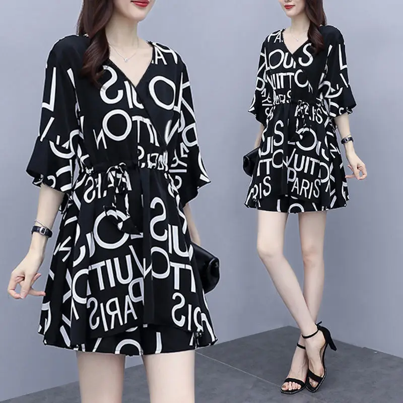 Description Picture 4 of itemSummer fashion dress shorts suit women are thin net red chiffon shorts and skirt two-piece suit