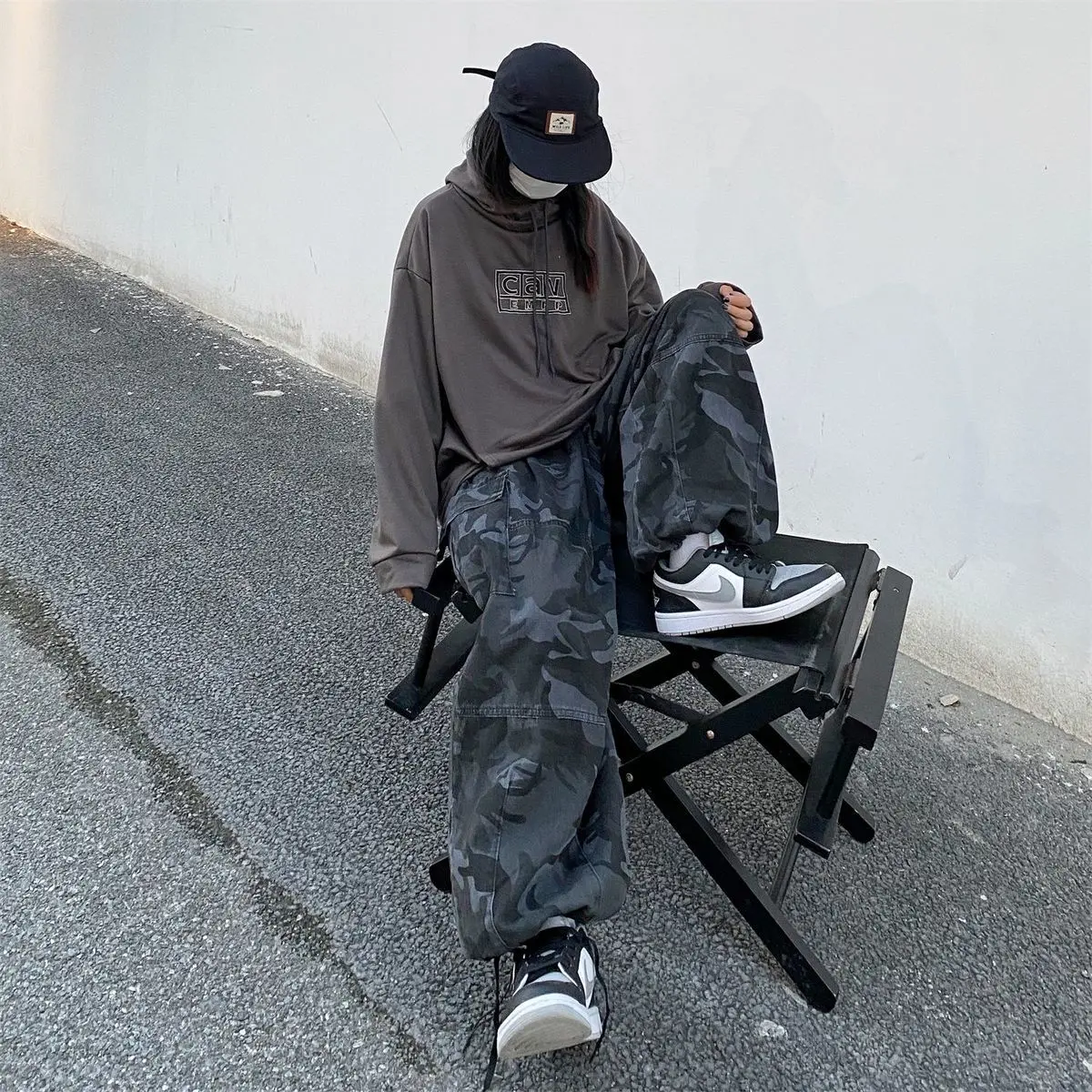 Description Picture 5 of itemHOUZHOU Harajuku Vintage Camouflage Cargo Pants Women Baggy Hip Hop Streetwear Wide Leg Trousers Casual 90s Oversized Unisex