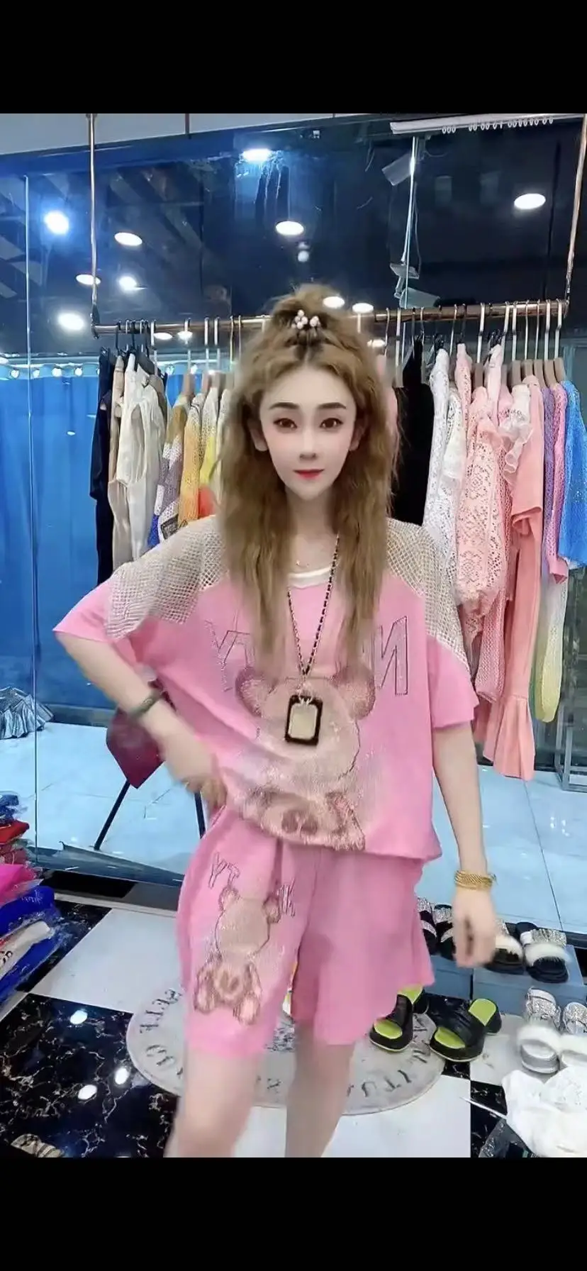 Description Picture 5 of itemLoose Casual Sports Set Women's Korean-Style Summer New Hot Rhinestone Stitching Half Sleeve Top Shorts Two-Piece Set Female