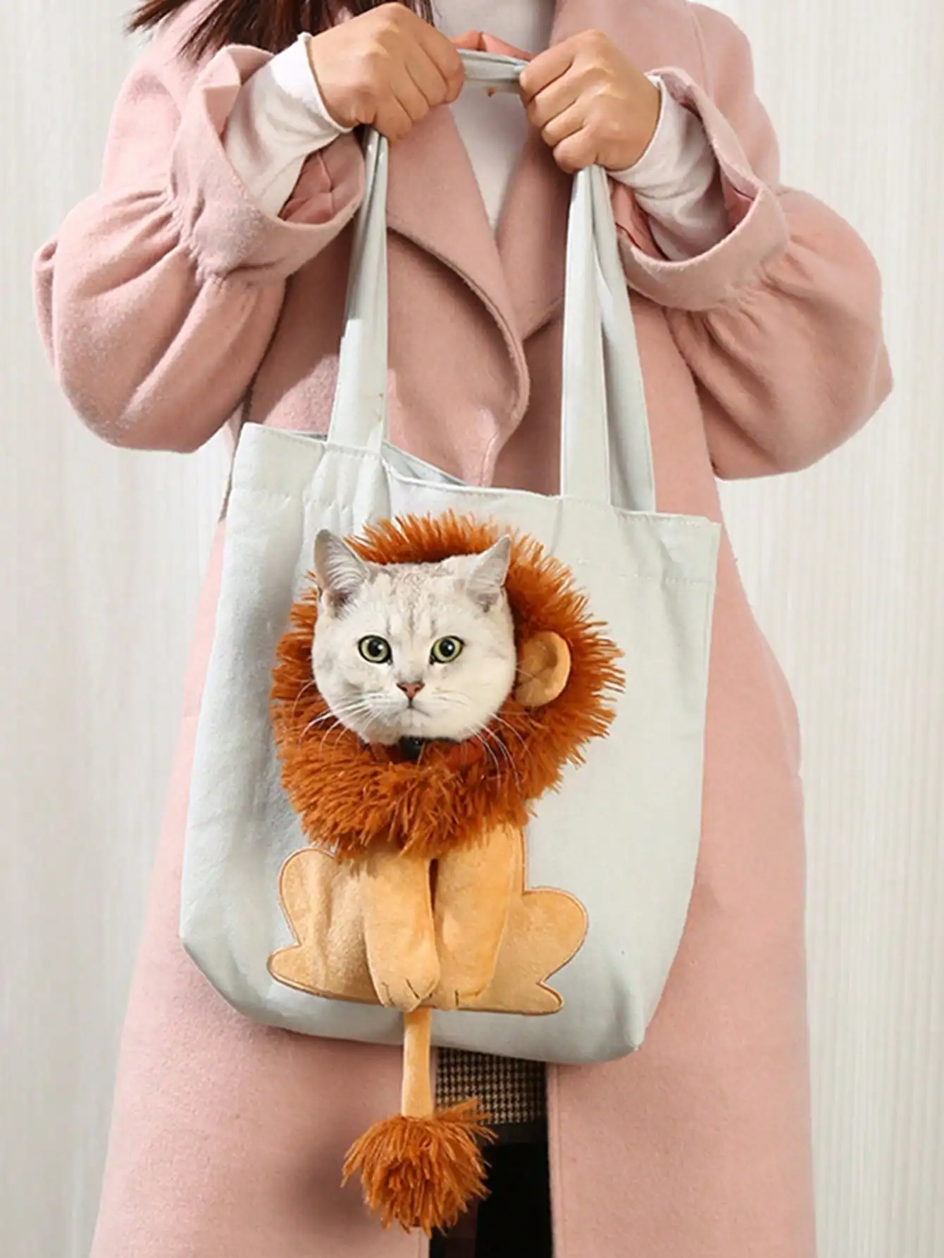 Description Picture 3 of itemPet Canvas Shoulder Bag Lion Shaped Cute Cat Carrier Portable  Shoulder Carrying Bag Chest Cat Bag Outdoor Cat Tote