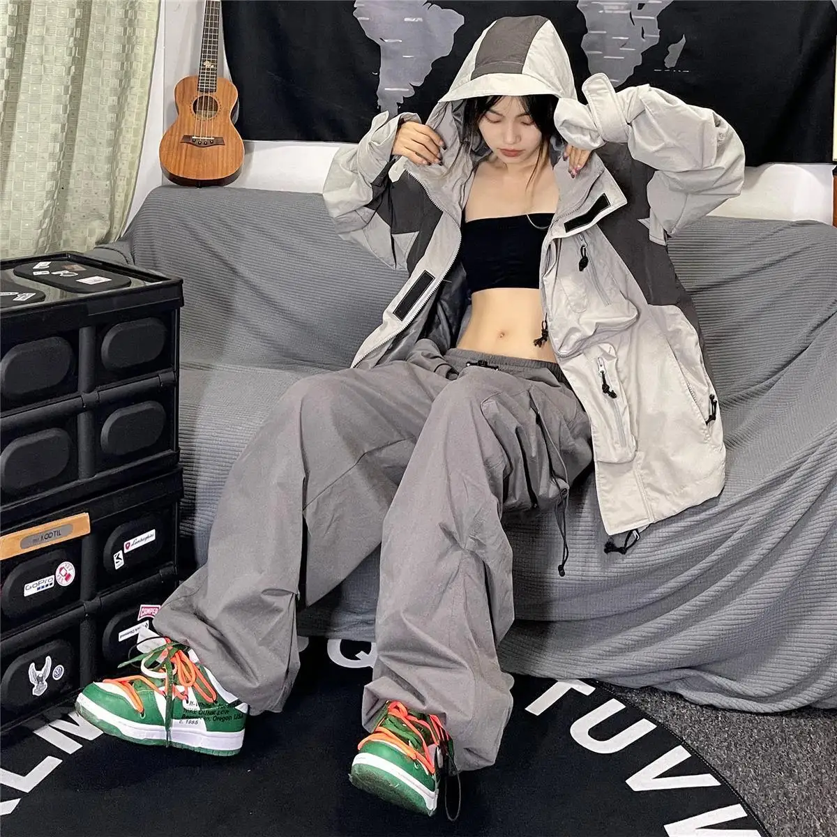 Description Picture 5 of itemHOUZHOU Retro Hippie Gray Baggy Parachute Pants Women Y2K Streetwear Oversize Pockets Wide Leg Cargo Trousers Female Harajuku
