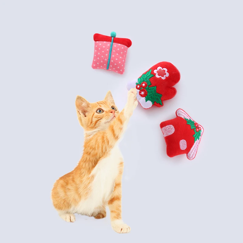 The new Christmas collection of plush toys includes Catnip cat interactive fun pet supplies