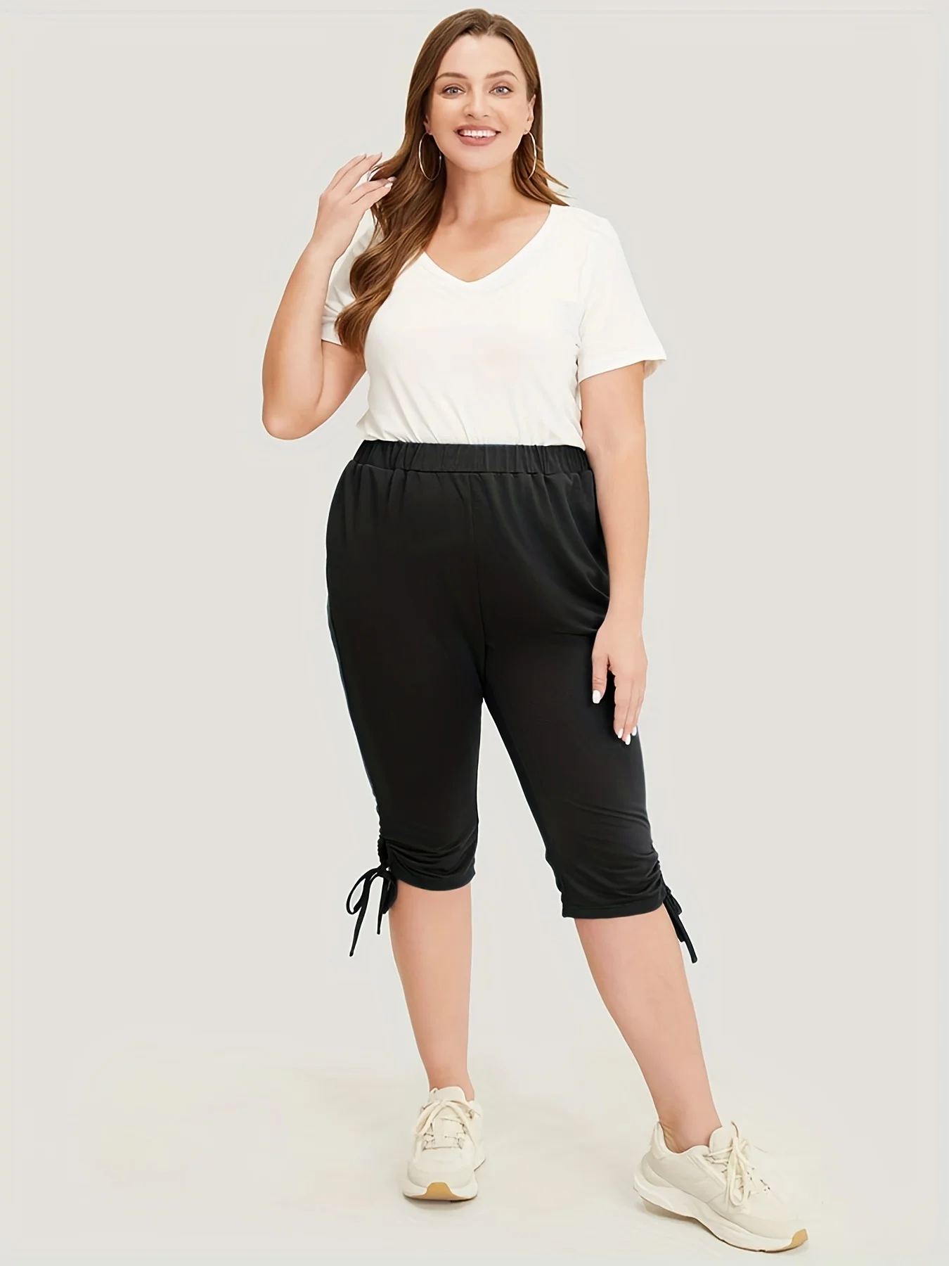 2023 Summer women plus size High street style pant leg lace-up fashion design solid color medium trousers capri pants