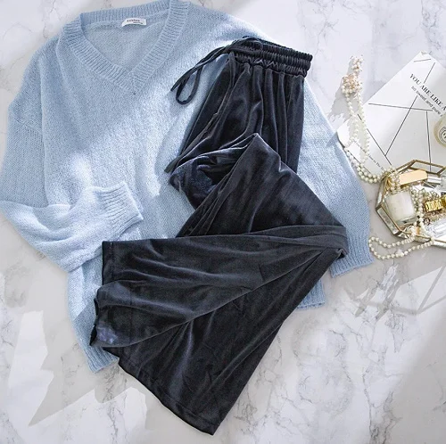 Description Picture 3 of itemVintage Velvet Long Pants Women Korean Streetwear Sexy High Waist Trousers Lady Casual Velour Bell Bottom no clothes