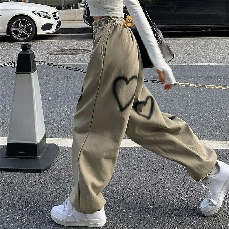 Description Picture 4 of itemKorean Oversize Pants Heart Printing Pants Casual Loose High Waist Hallen Pants Streetwear Hip Hop Straight Trousers  Joggers