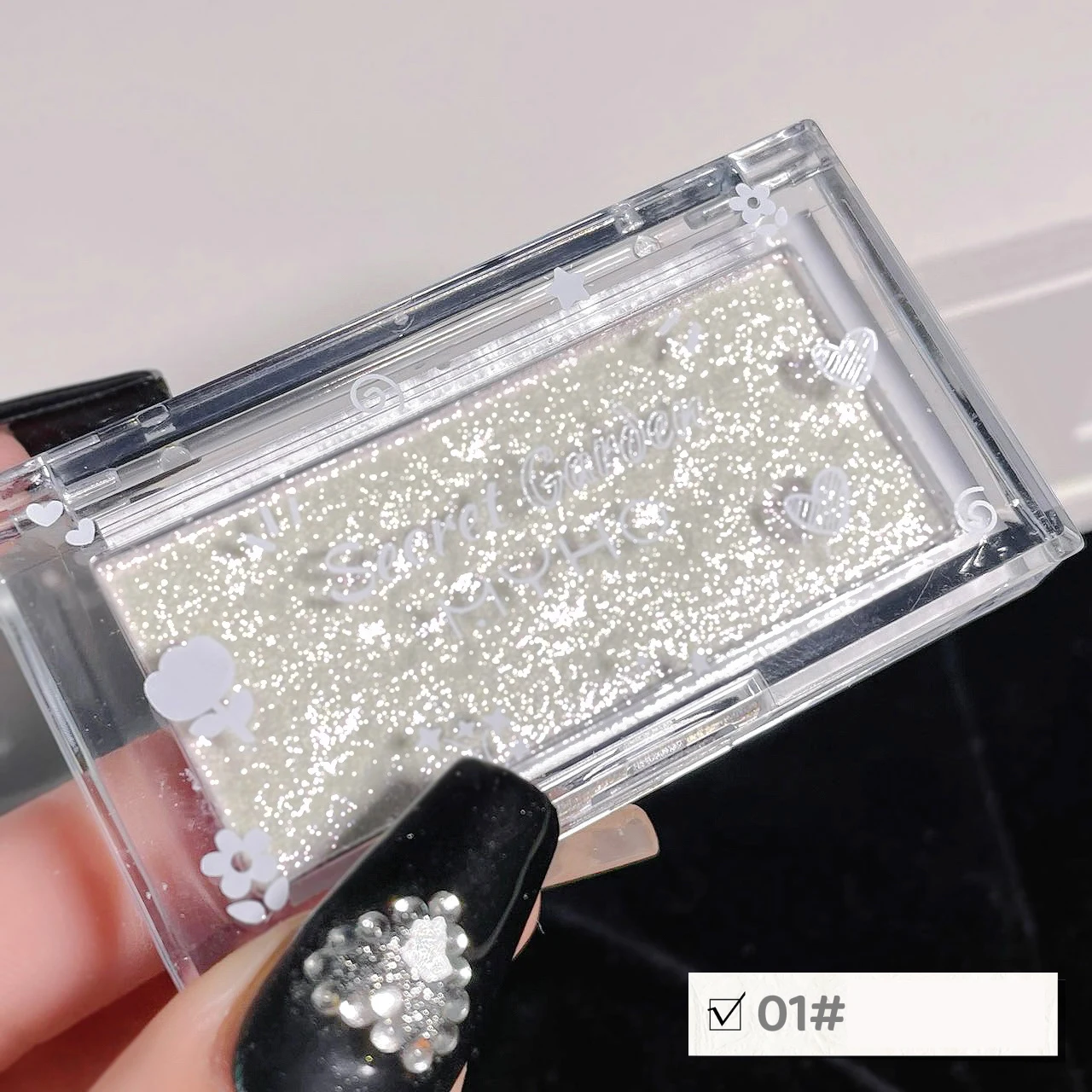 Description Picture 4 of itemSilver White High Gloss Face Brightening Makeup Diamond Highlighter Palette Mashed Potato Texture Shimmer Iluminador Highlight