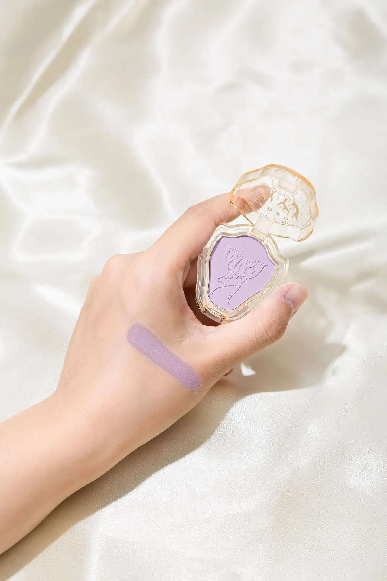 Description Picture 5 of itemMonochrome Blush Deer Pattern Peach Face Mineral Pigment Cheek Blusher Powder Makeup Professional Contour Shadow Pink Blusher