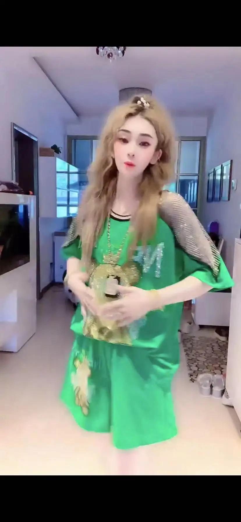 Description Picture 6 of itemLoose Casual Sports Set Women's Korean-Style Summer New Hot Rhinestone Stitching Half Sleeve Top Shorts Two-Piece Set Female