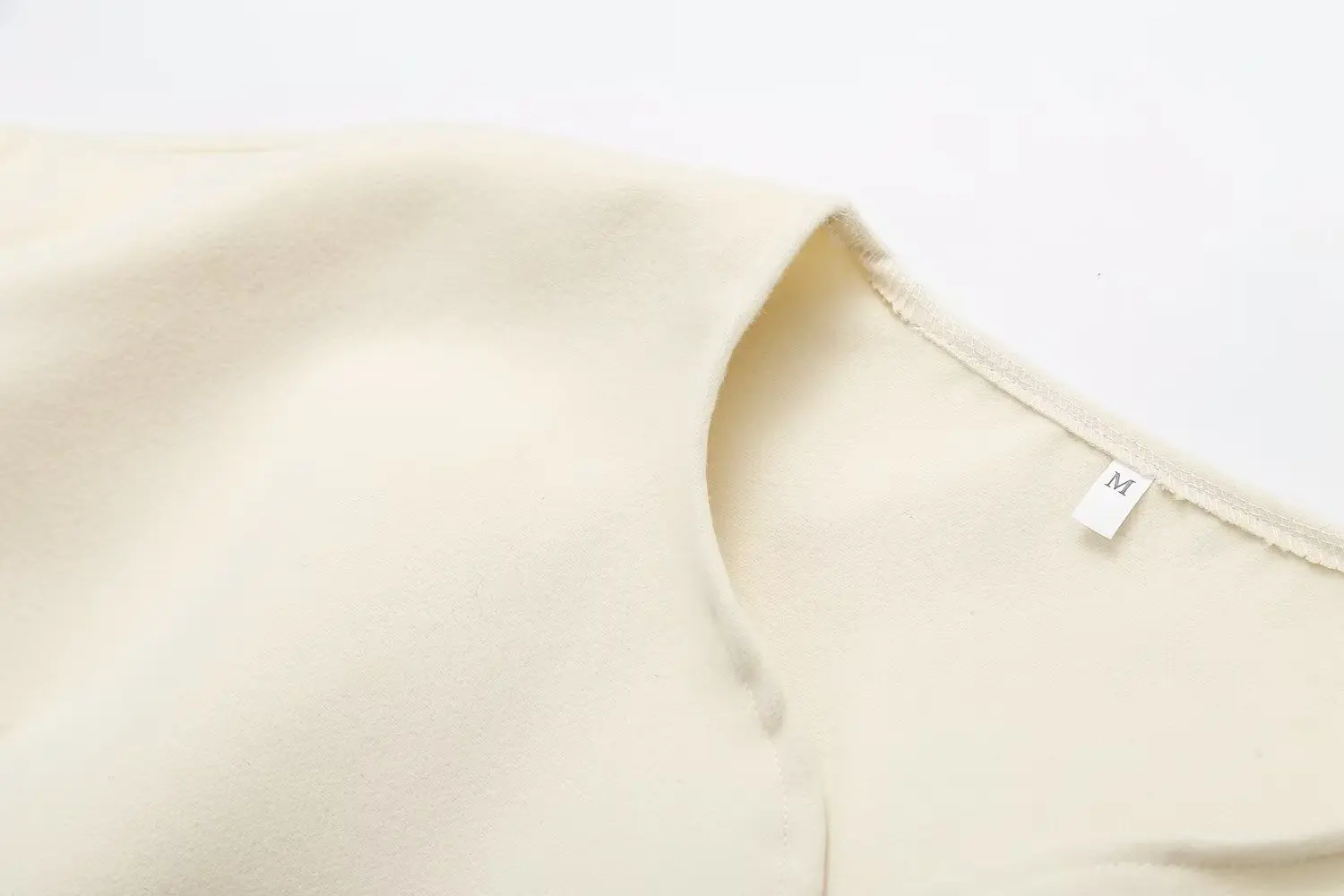 Description Picture 5 of itemTRAFZA Women Elegant Scarf Collar Coat With Pockets Solid Single Breasted Long Sleeve Jacket 2023 Winter Thick Warm Outerwear