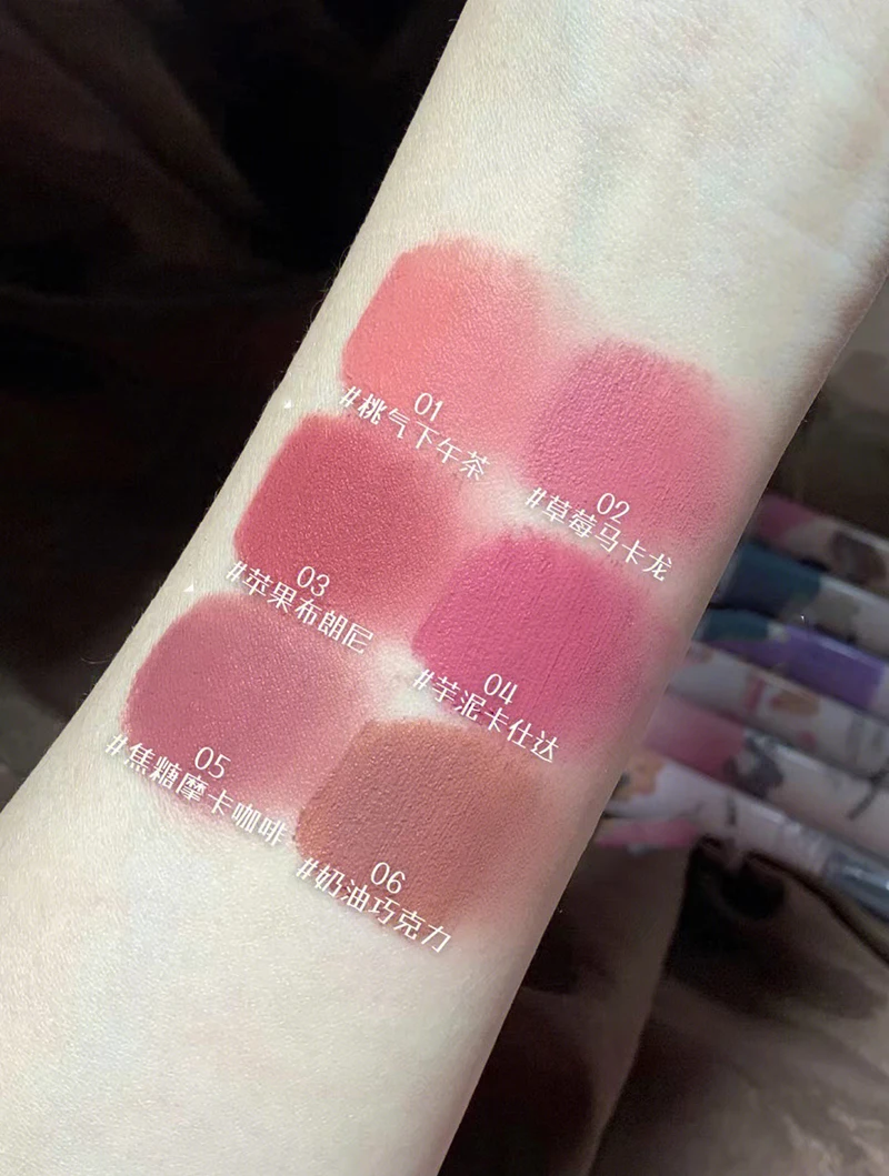 Description Picture 4 of itemVelvet Matte Lipstick Blush Waterproof Long Lasting Cute Bear Lipgloss Non-Stick Cup Makeup Lip Tint Mud Cosmetic Kit Gift