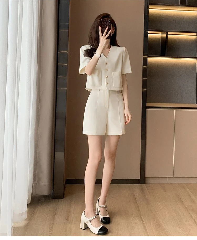 Description Picture 6 of item2023 Women's Summer Suit Short Sets Korean Chic and Elegant V-Neck Beige Top Fashion Wide Leg Shorts 2 Piece Set Women Outfits