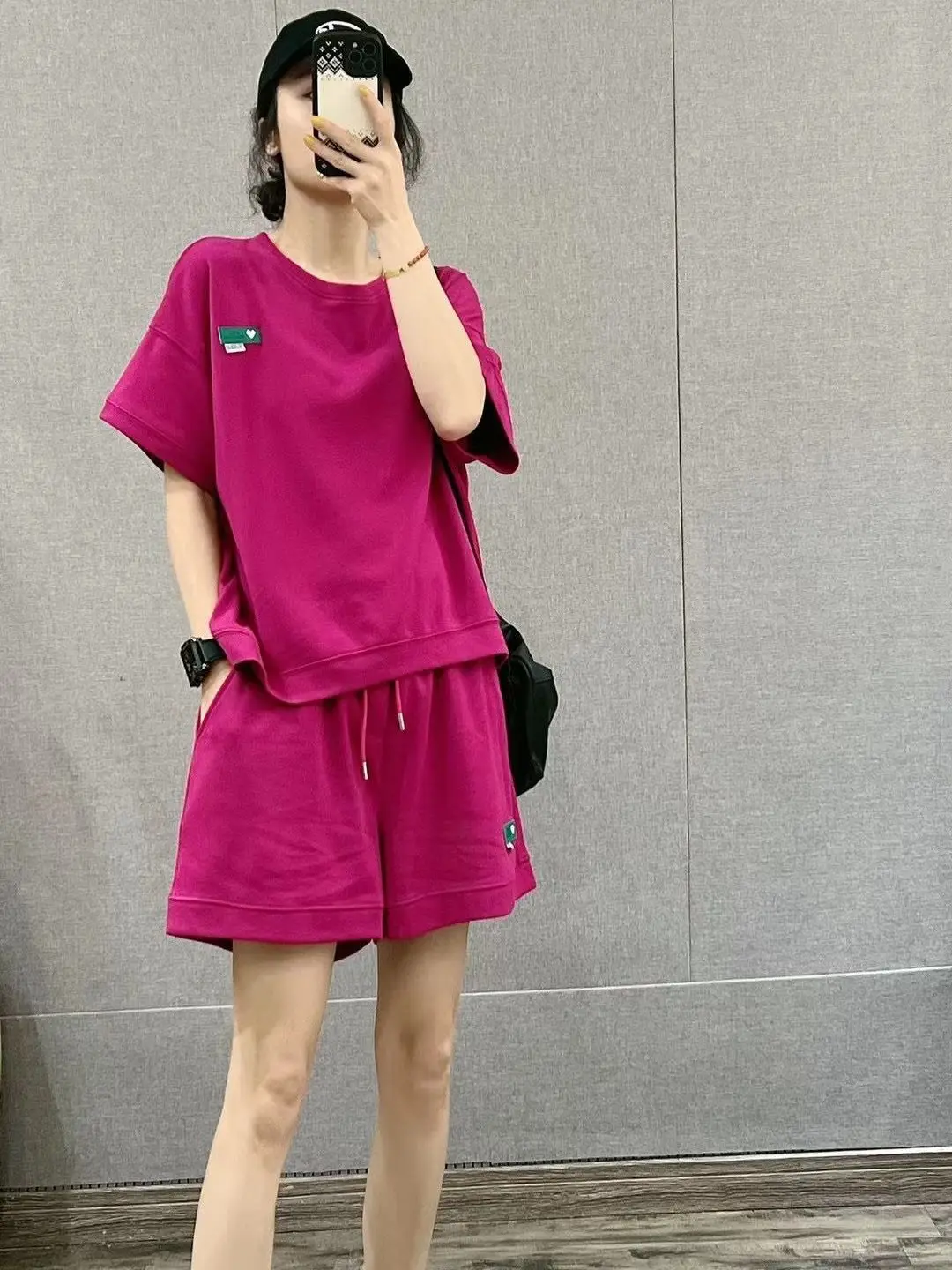 Description Picture 6 of item2023 Summer Fashion Casual Women's Shorts Sets Sport Short-sleeved T-shirt and Wide-leg Shorts 2 Piece Sets Tracksuits Outfits