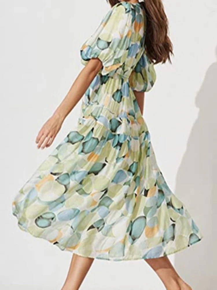 2023 Women's Bohemian floral mid length dress with pleated beach flowing dress