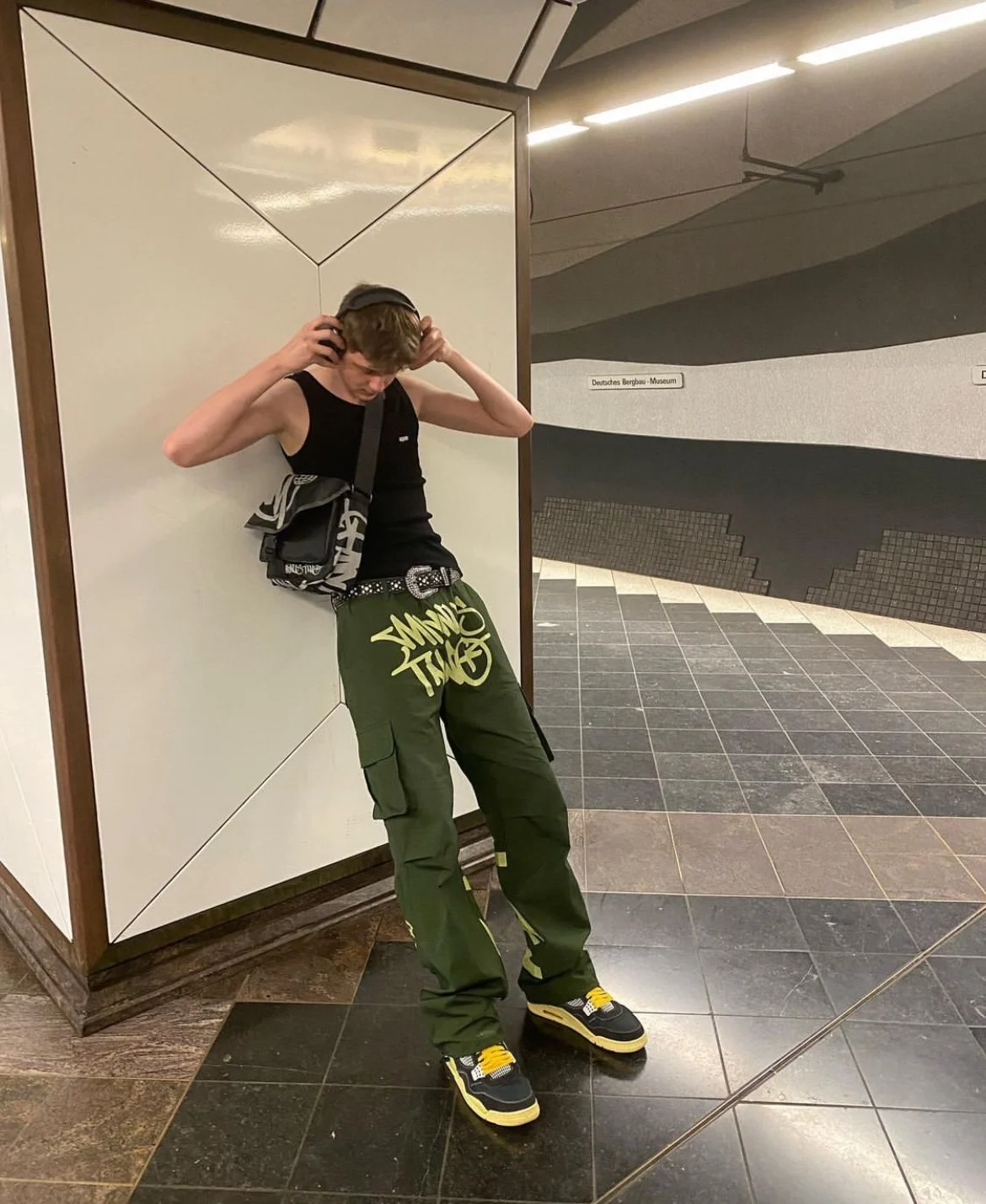 Description Picture 4 of itemDEEPTOWN Vintage Cargo Pants Women Y2K Streetwear Harajuku Fashion Trousers Male Baggy Sweatpants Printed Hip Hop Pocket Korean