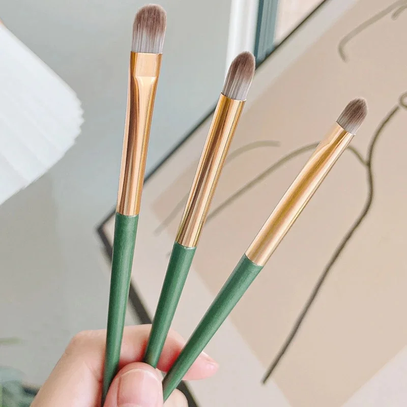 Description Picture 4 of item3PCS Eye Shadow Detail Brushes Soft Eyebrow Lying Silkworm Multifunction Makeup Brush Set Beauty Eyes Cosmetic Tools