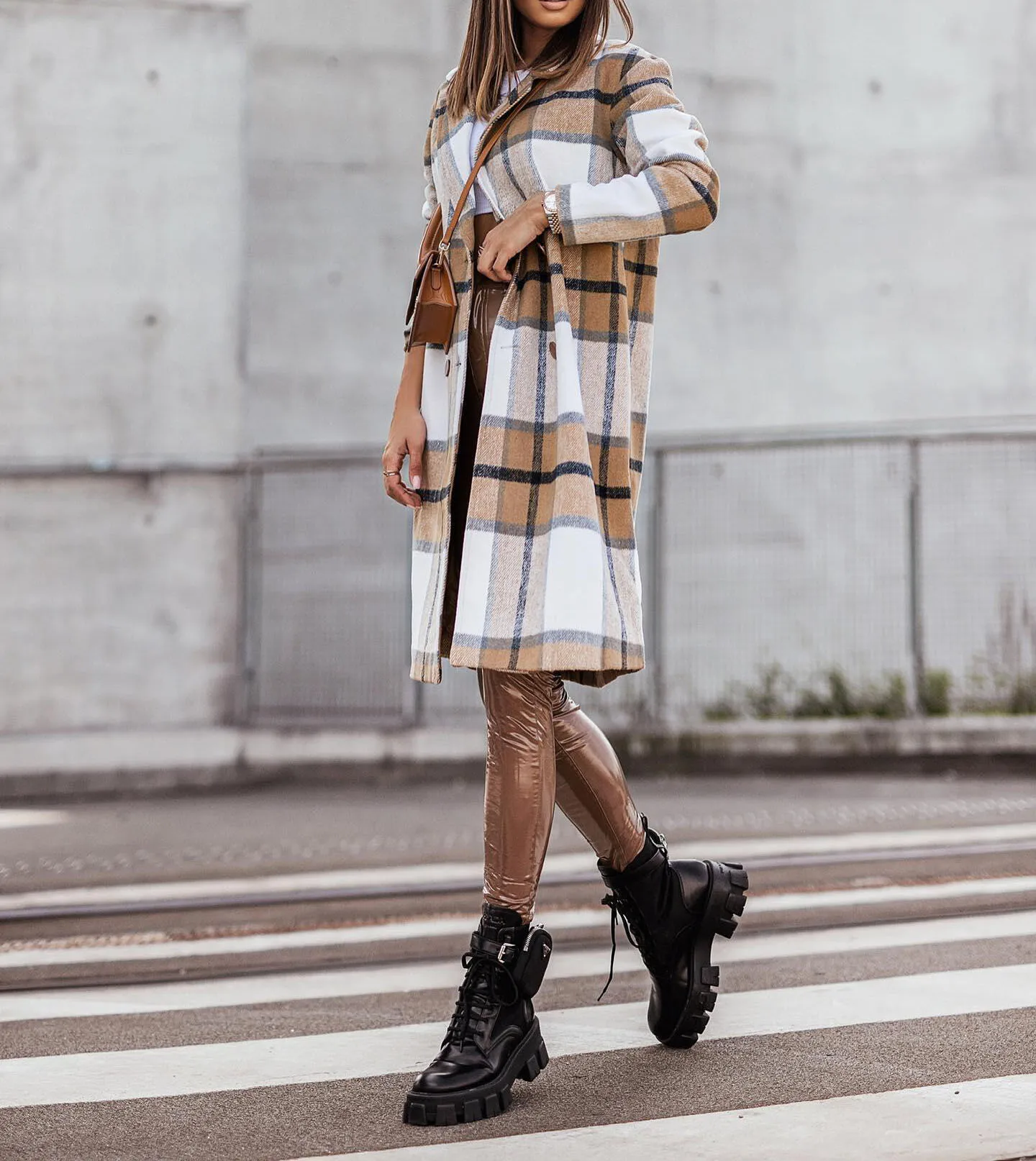 Description Picture 4 of itemCasual Woolen Coat for Women Long Sleeve Streetwear Korean Fashion Jackets Plaid Button Lapel 2023 New Autumn Winter Coats