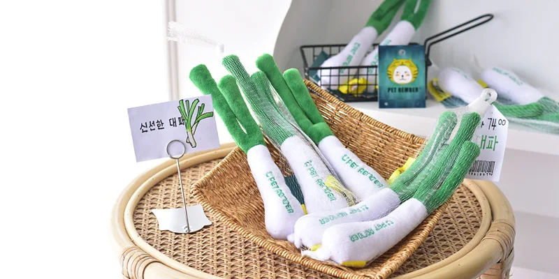 Description Picture 2 of itemIns New Pet Toys Green Onion Dog Plush Squeak Toys Cute Interactive Toys Dog Puzzle Toys Puppy Training Soft Companion Toy