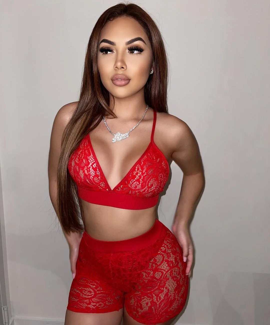 Description Picture 3 of itemWomen Sexy LaceTwo-piece Lingerie Set See-through Underwear and High Waist Panties Black/ Red/ White